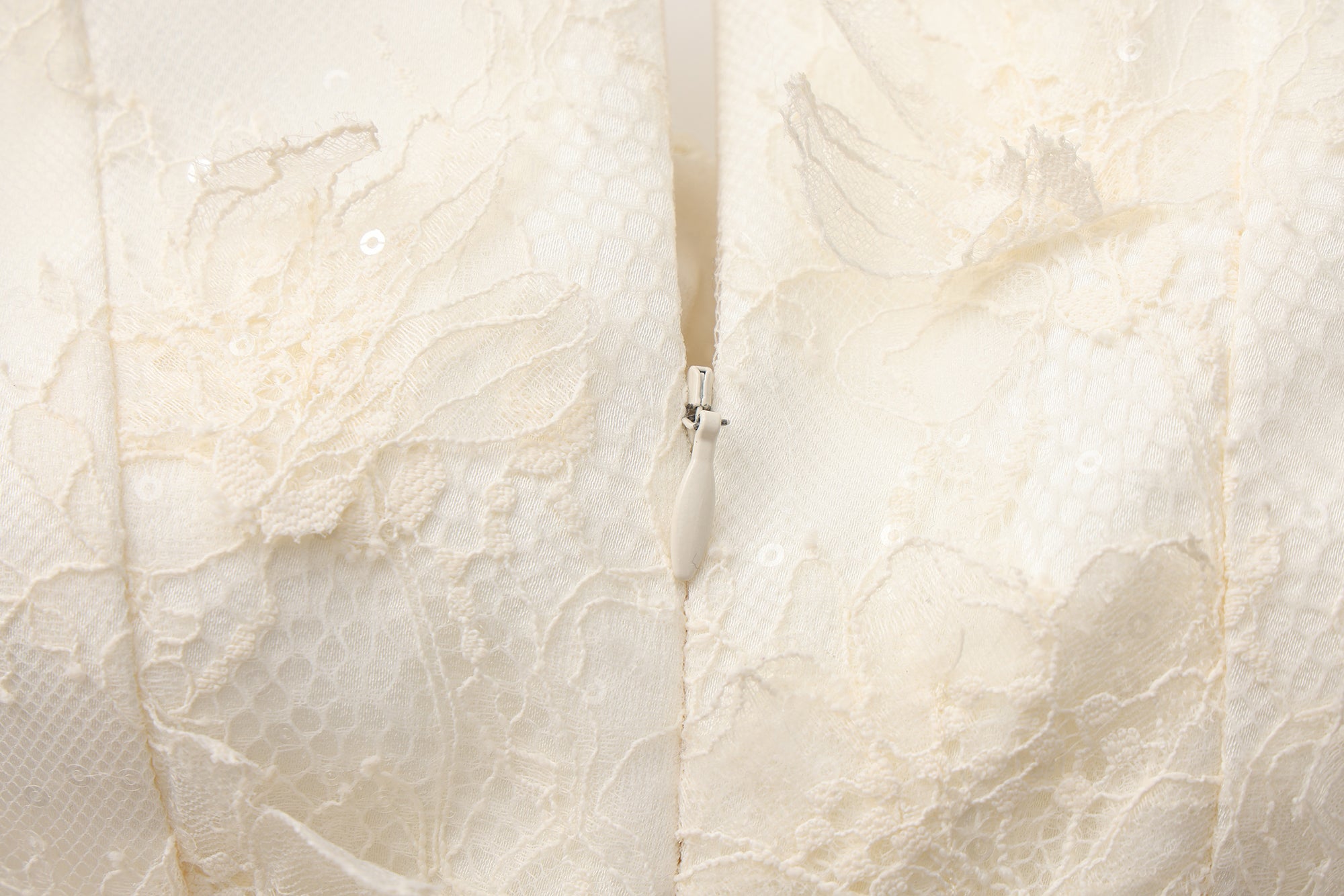 White Lace Satin Halter-neck Gathered Dress