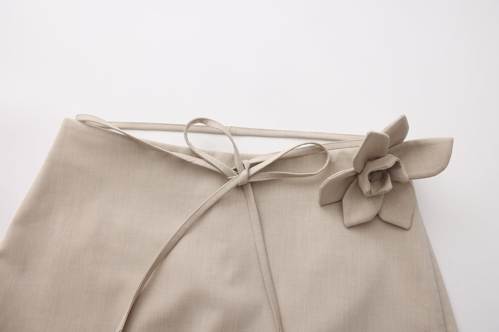 Beige A-line Lace Floral Short Skirt
