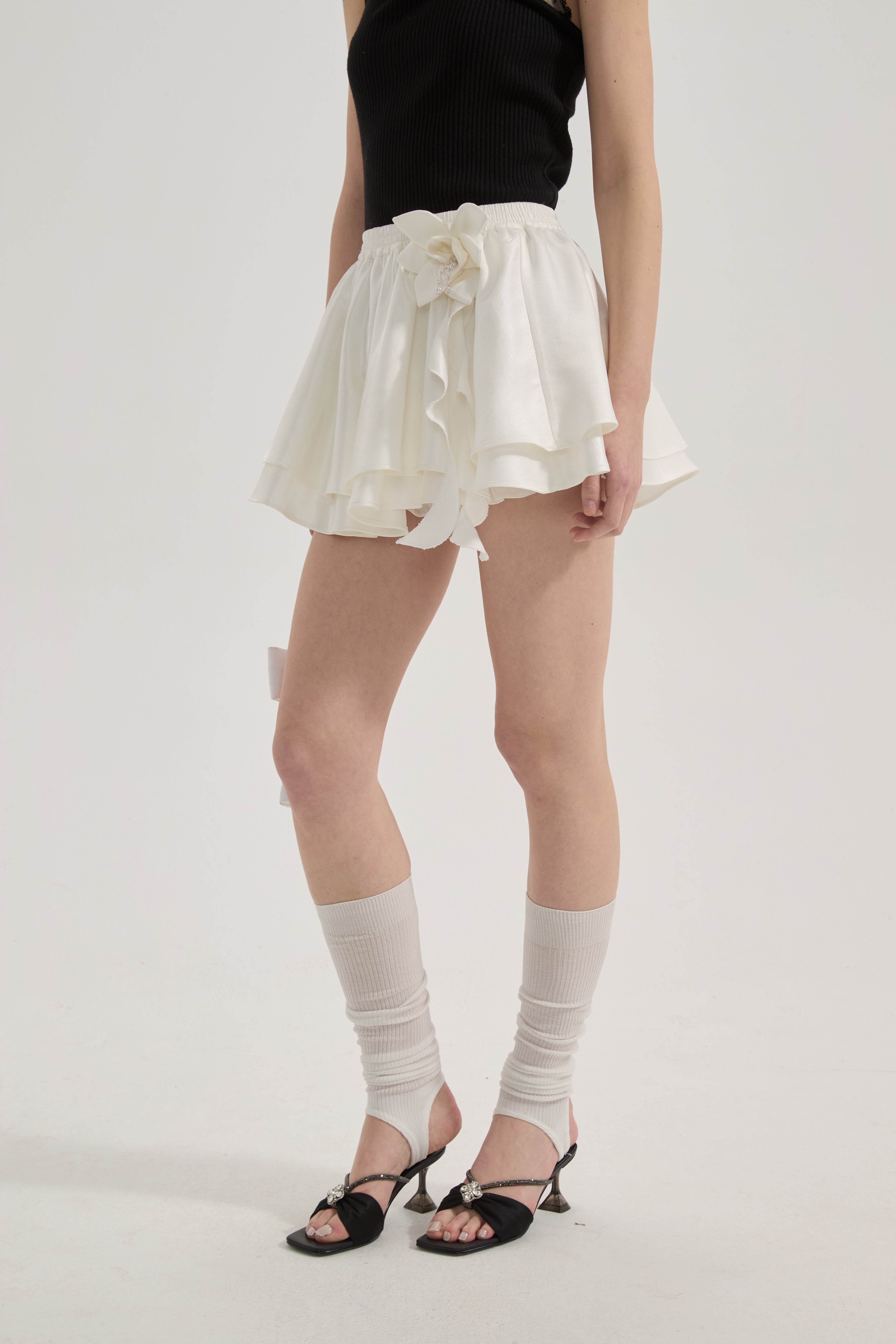 White Lace-up Floral Short Skirt