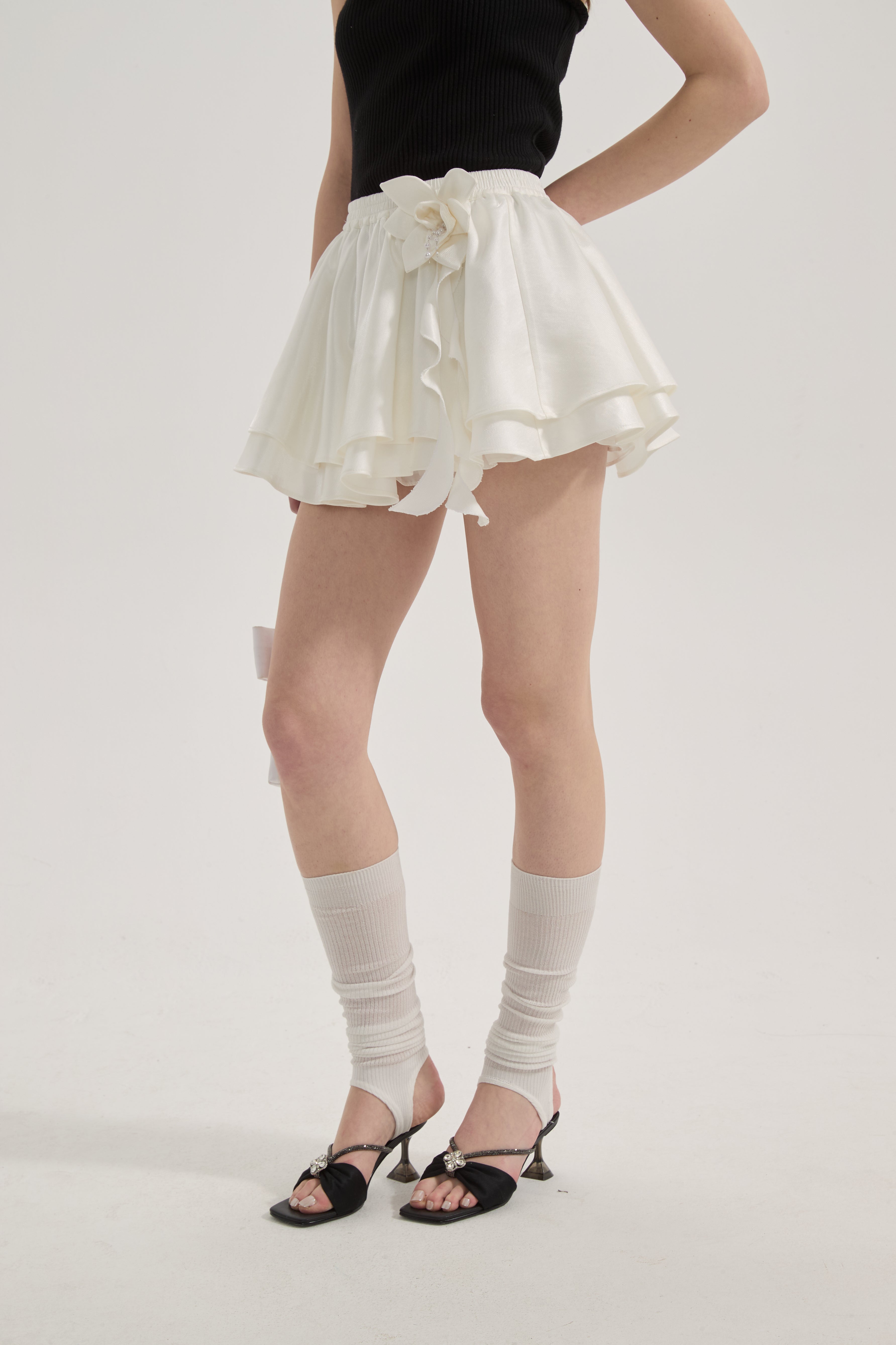 White Lace-up Floral Short Skirt