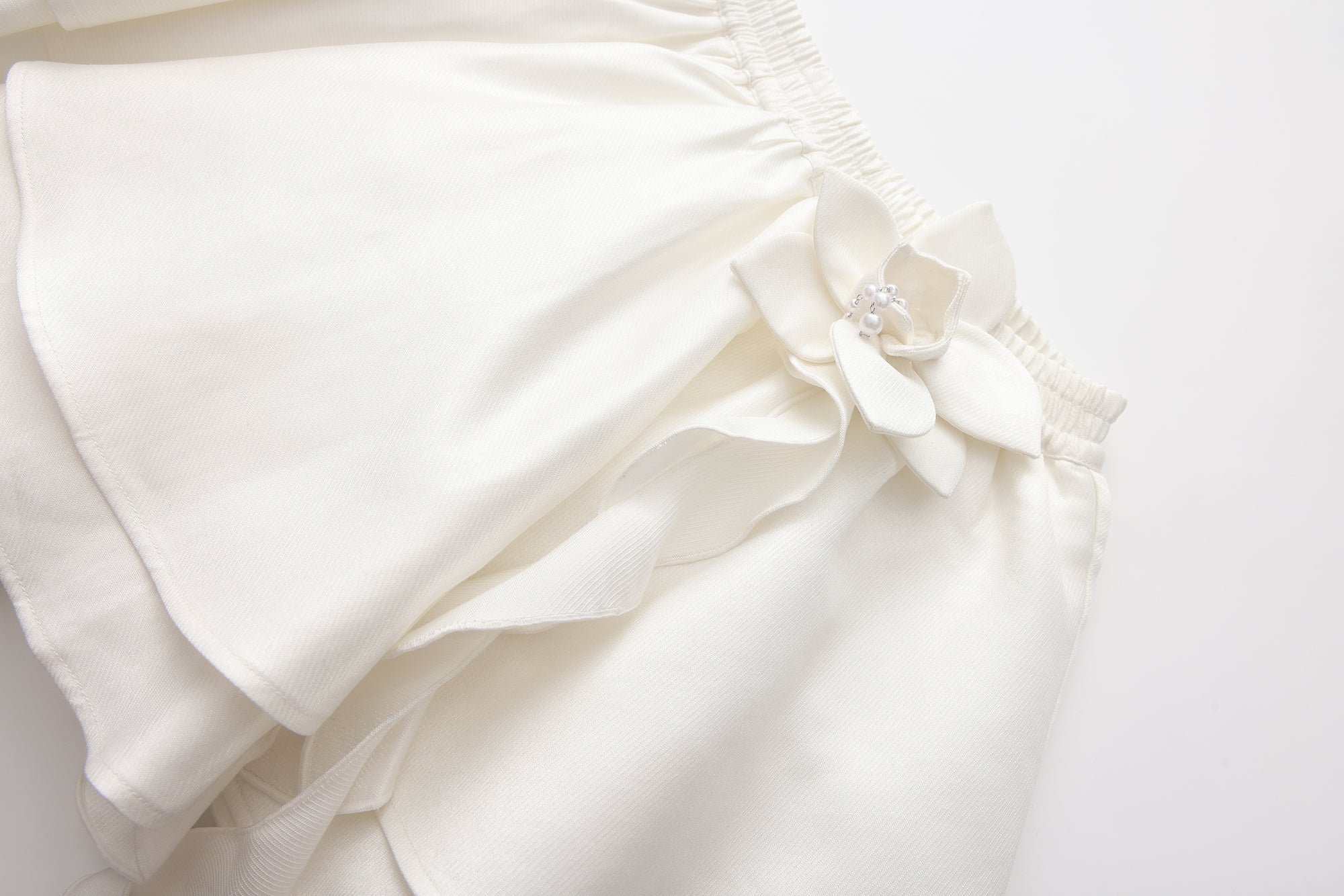 White Lace-up Floral Short Skirt