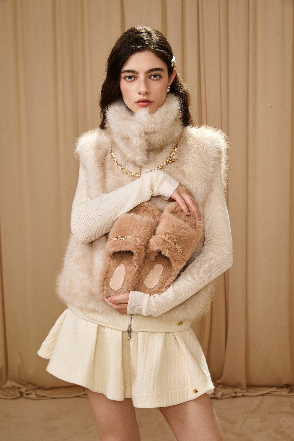 Coffee Platform Chain Pearl Furry Slippers