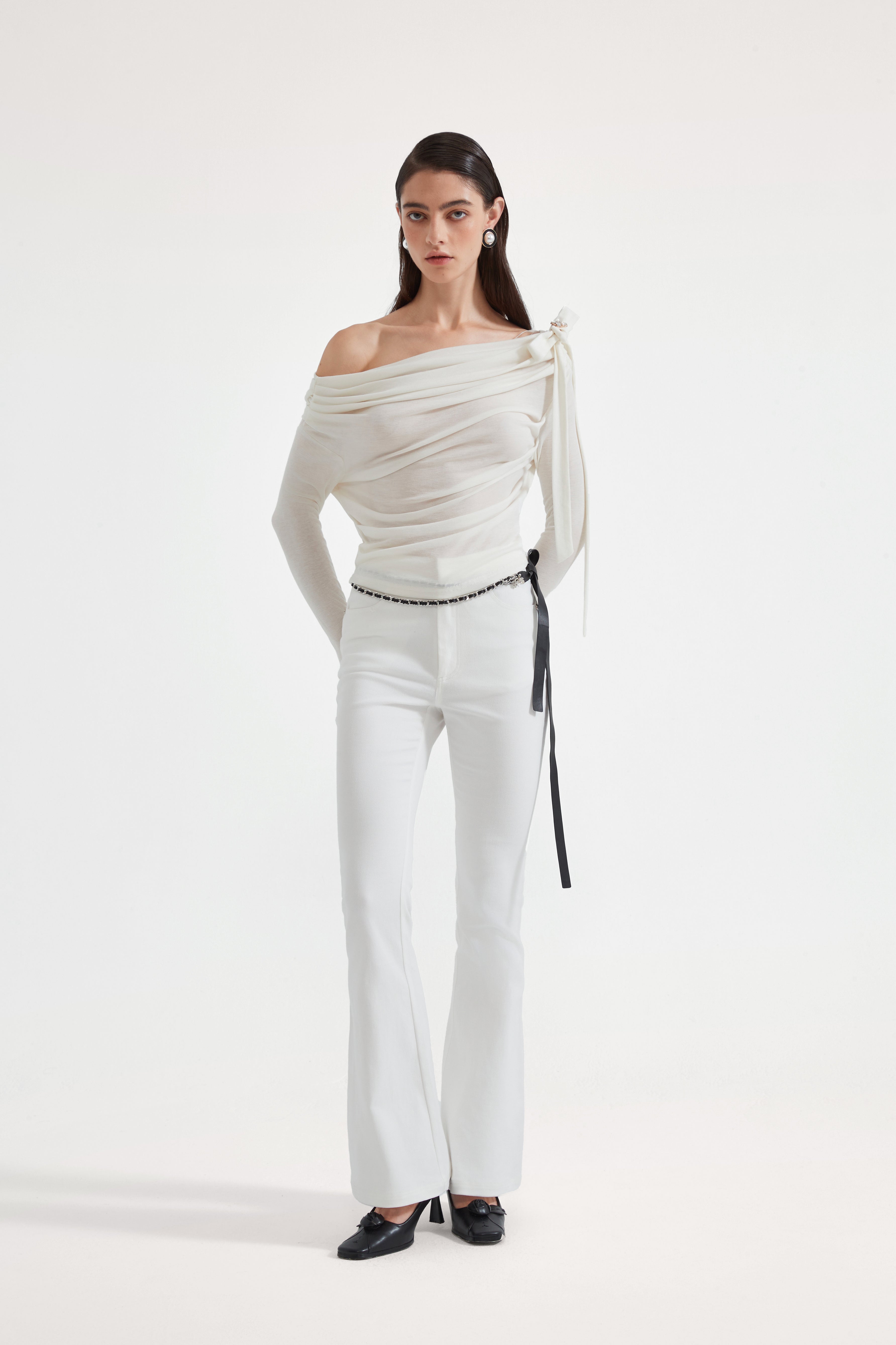 White Off-The-Shoulder Pleated Bow Ribbon Blouse