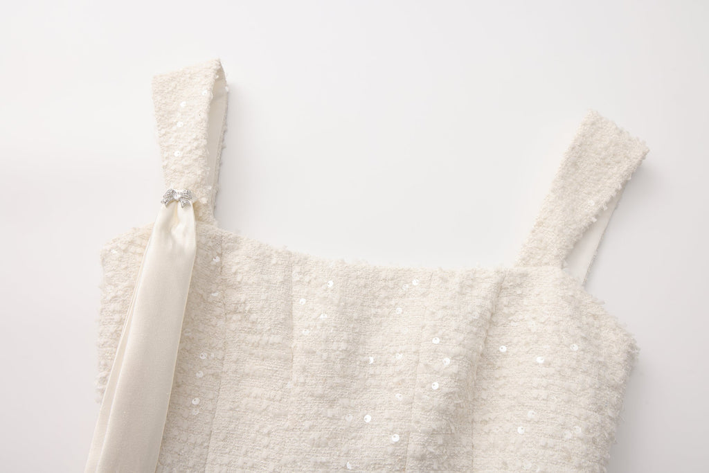 White Bow-Detailed Sleeveless Fitted Top