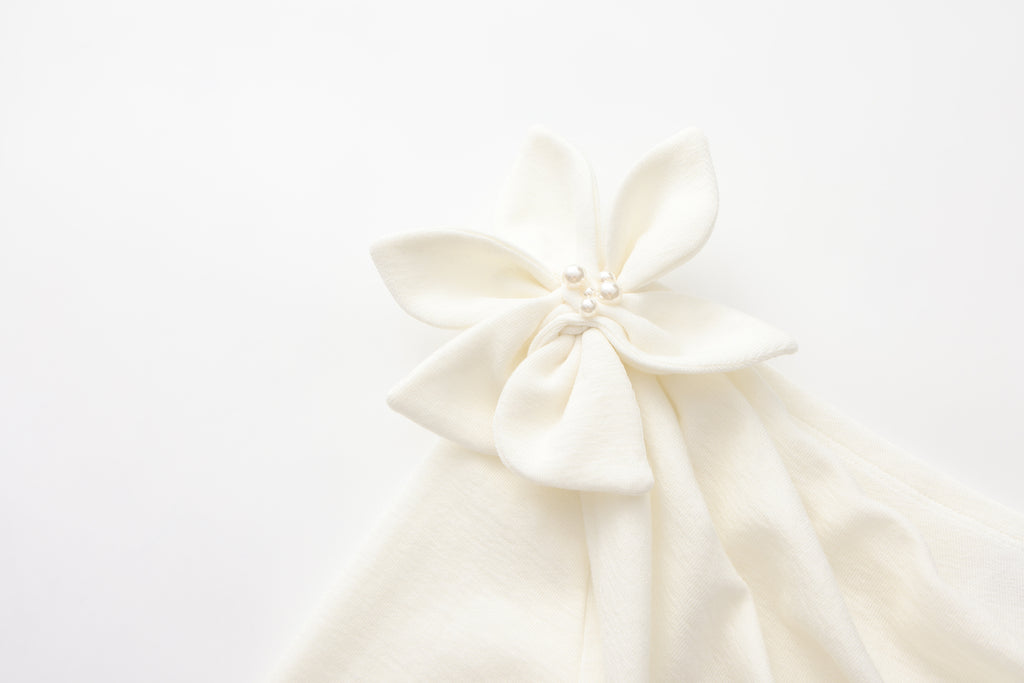 Off-White One-Shoulder Iris Floral Knit Top